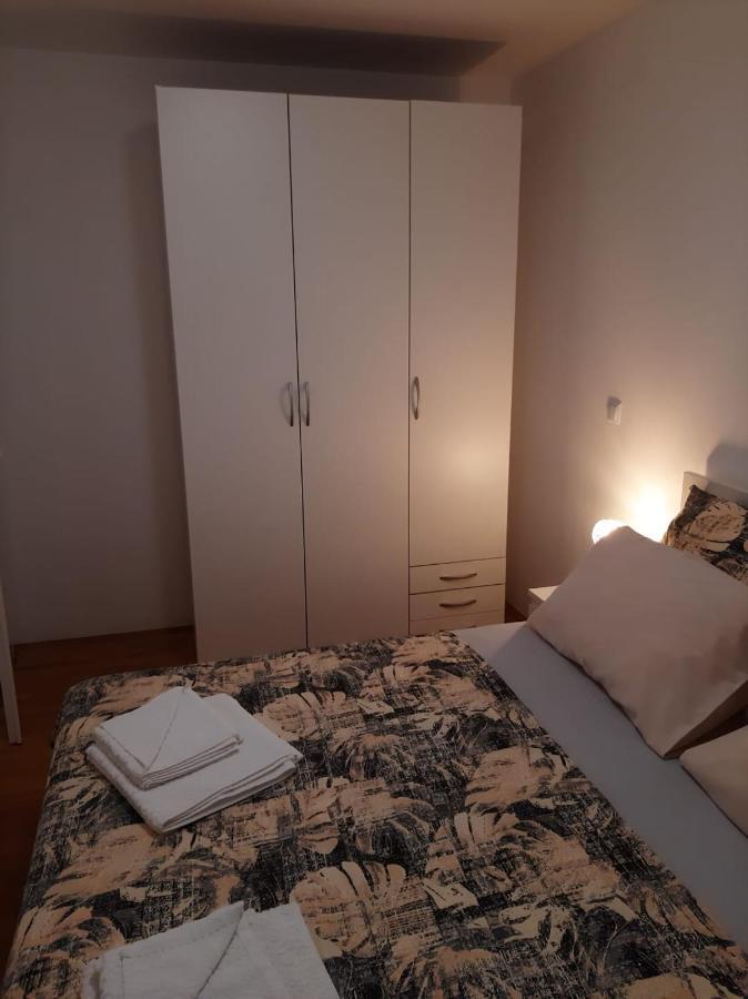 Apartman Sky Pula Buitenkant foto