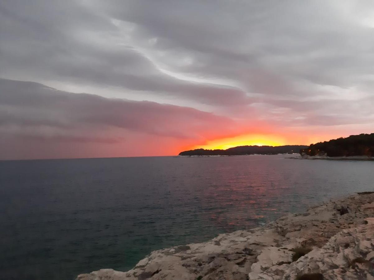 Apartman Sky Pula Buitenkant foto